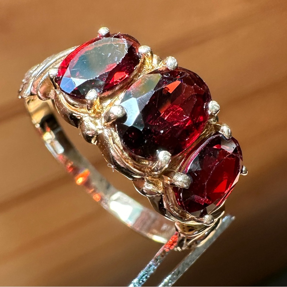 Vintage Three Stone Garnet Ring - Picture 8 of 8